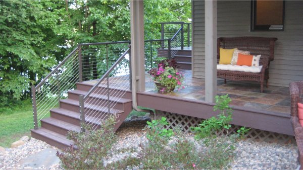 Composite Deck With Modern Rail