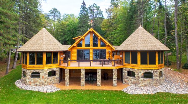 Log Home Deck With Stone Pillars Profile