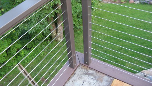 Metal Deck Railing And Wire For Clean Finish